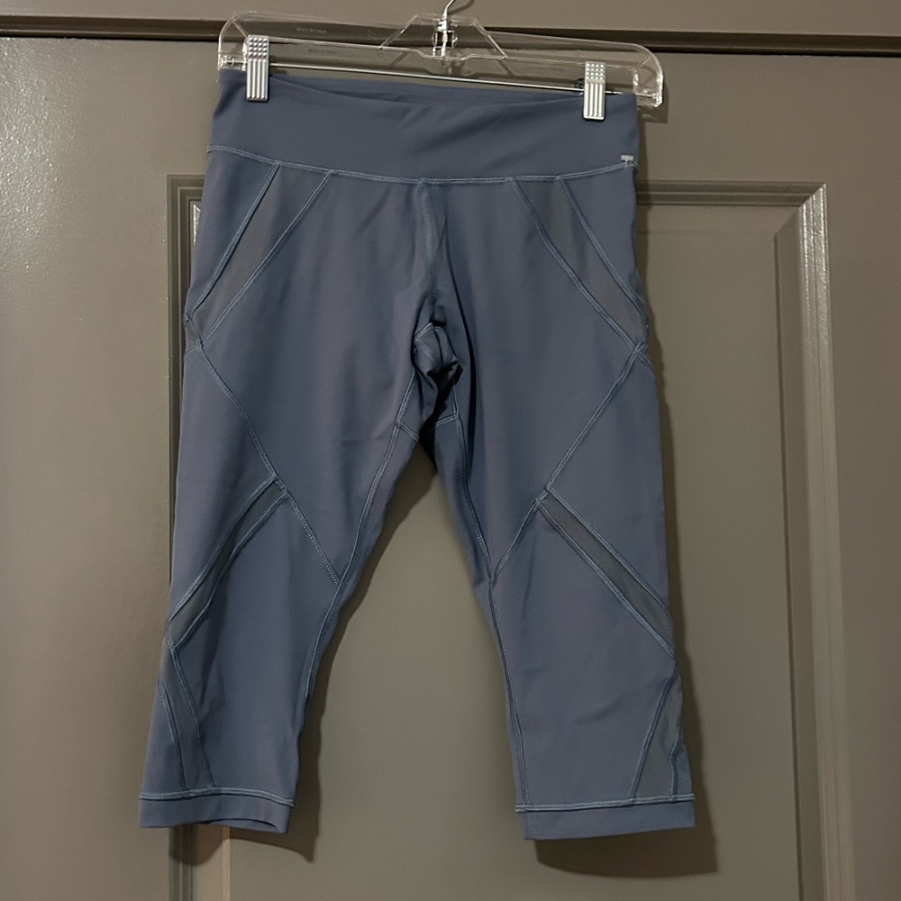 Lululemon Size 6 Cool to Street Crop Leggings Yoga Pants Blue Denim Mesh Insert